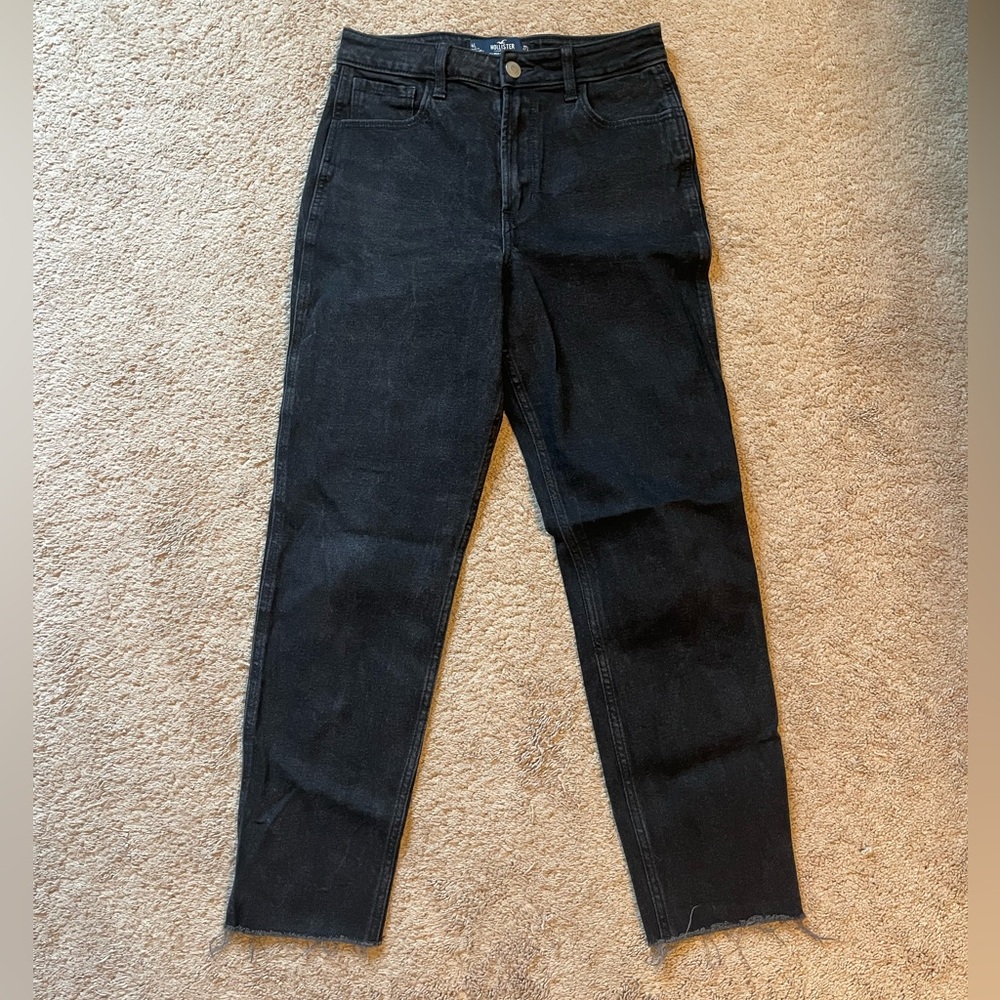 Hollister Ultra High Rise Mom Jeans